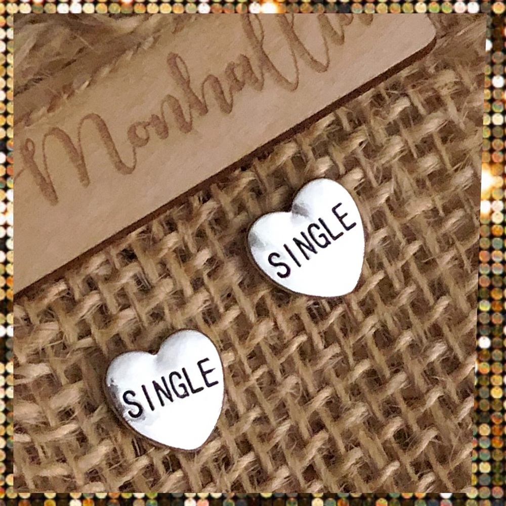 Silver heart Single status relationship dating earrings